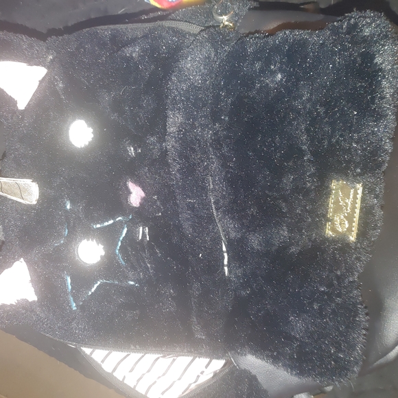 Black Furry Cat Backpack - Picture 1 of 3